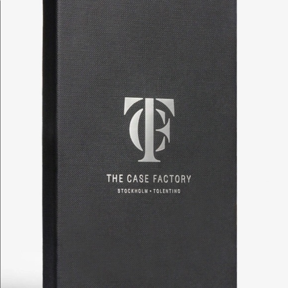 iPhone 11 Pro genuine snake leather case - Picture 3 of 5